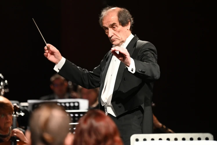 Русенската филхармония, маестро Емил Табаков и пианистът Симон Трпчески откриха "Мартенски музикални дни"